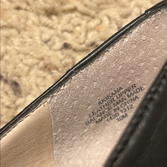 Anne Klein Black Pointed Toe Heels - Picture 4 of 4